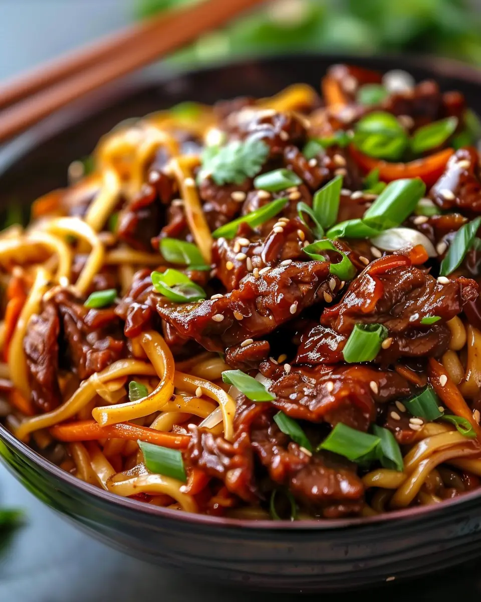 Sticky Beef Noodles: Easy Recipe for a Cozy Dinner at Home